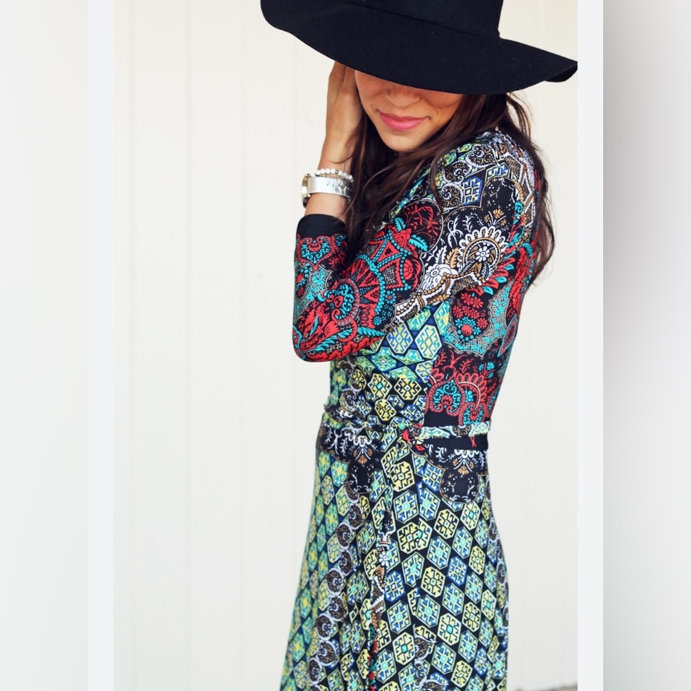 Moroccan Boho Faux Wrap Maxi Dress 🌿 | V-Neck | Belted | Statement Print - Picture 4 of 15